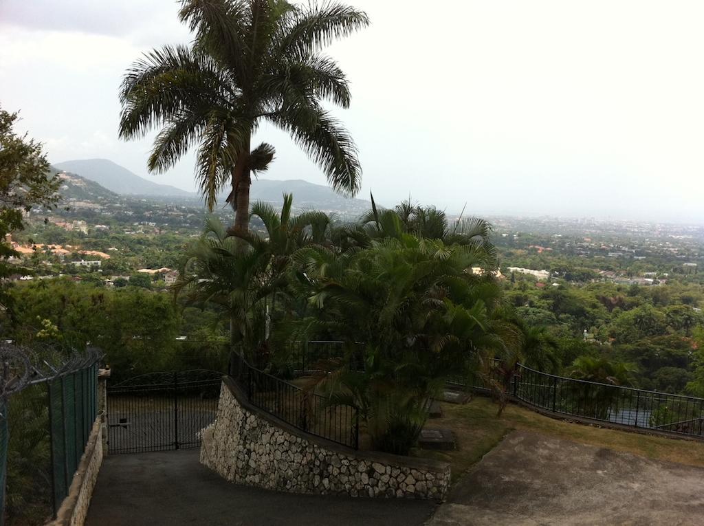 Hill Top Kingston Jamaica 外观 照片