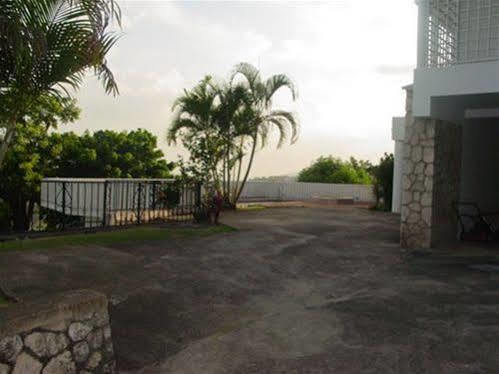 Hill Top Kingston Jamaica 外观 照片